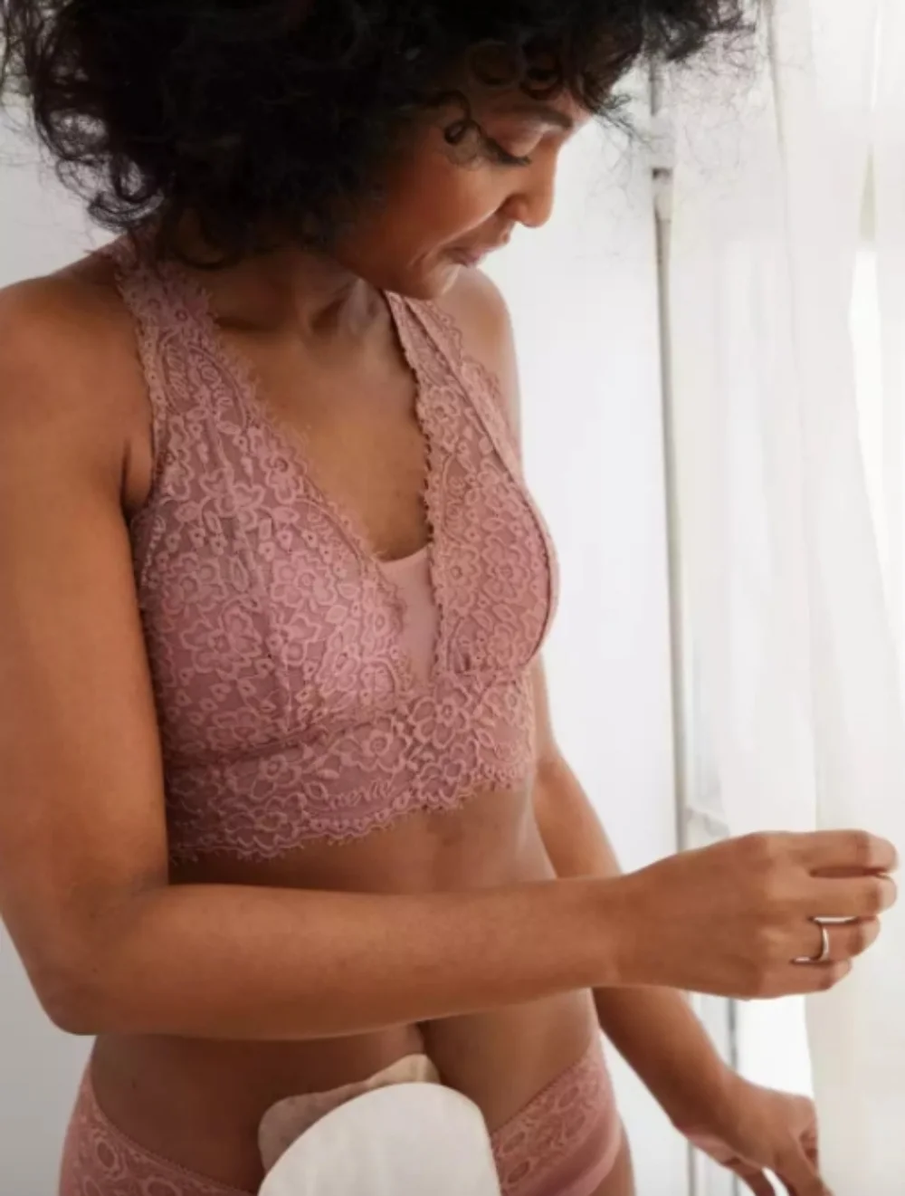 AERIE💫Eyelash Lace Padded Plunge Bralette SIZE M